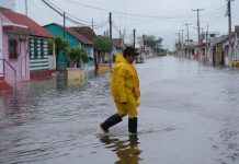 Япония и США готовятся к ураганам, Мексика приходит в себя