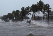 Несколько стран накрыли ураганы, наводнения и смерчи