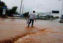 На Крите начались наводнения, власти эвакуируют жителей