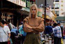 В моду снова вошли уютные и необычные свитеры из прошлого