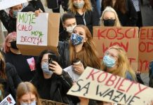 Протесты в Польше: запрет абортов «поставили на паузу»
