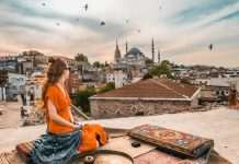 В Турции ужесточают карантин, но не для туристов