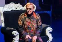 Скончался известный театральный режиссёр Роман Виктюк