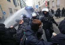 COVID-19 в мире: антирекорды, локдауны и протесты