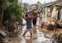 Во Вьетнаме из-за тайфуна «Вамко» эвакуируют полмиллиона человек