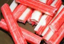 Крабовые палочки менее вредные, чем колбаса, – Минздрав