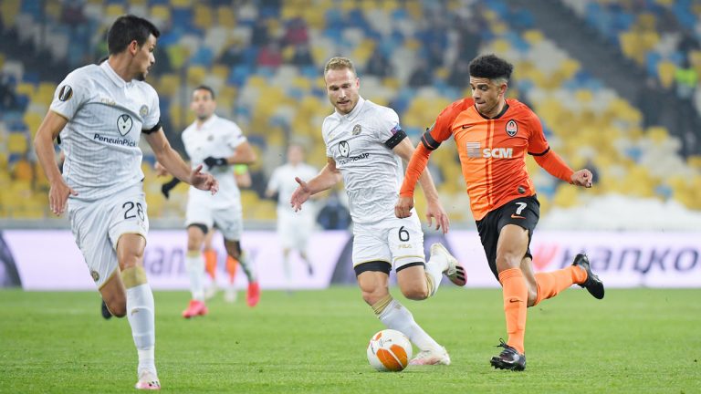 «Шахтёр» вышел в 1/8 финала ЛЕ, обыграв «Маккаби»  