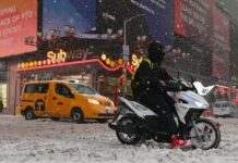 В США из-за снежных ураганов погибли люди, в Турции – наводнения