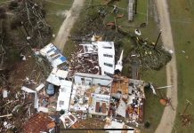 В США торнадо забрали жизнь пяти человек, десятки получили травмы