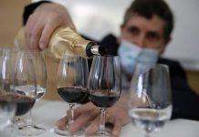 Дегустаторы оценили вино, которое год было в космосе