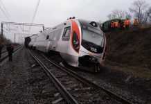 В Днепропетровской области сошёл с рельсов поезд «Интерсити»