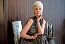 Мэй Маск поделилась секретами воспитания и вечной красоты