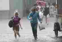 Дощ, град і сильний вітер: в Україні оголосили штормове попередження