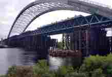 ДФС викрила ухилення від сплати 9 млн грн податків при будівництві Подільського мостового переходу