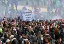 У Брюсселі водометами та газом розігнали вечірку проти локдауну