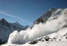 Кількість жертв сходження лавин в Альпах зросла