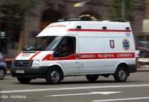 У Києві невідомою речовиною в квартирі отруїлася сім’я і три медика