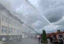 У Чернівецькій області загорівся склад автомобільних покришок