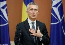 Пригнічують демократію. Столтенберг назвав подібності Білорусі і РФ