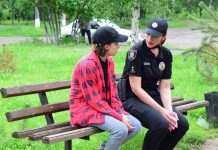 На Донбасі дівчина через мінне поле втекла з ОРДЛО