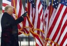 Трамп накинувся на технологічних гігантів і назвав їх ” ганьбою”