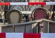 Єгипет закриває ресторани, магазини і пляжі через COVID