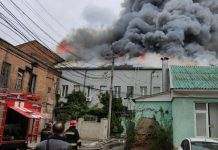 У Вінниці масштабна пожежа: горить офісний центр