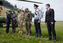 Зеленський разом з послами G7 прибув на Донбас