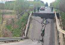 На трасі Львів-Луцьк обвалився міст і заблокував дорогу