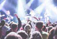 На 5 тисяч осіб. У Ліверпулі пройшов концерт без масок і дистанції