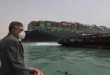 Єгипет вирішив розширити та поглибити Суецький канал після його блокування