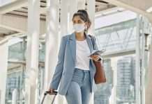 Латвія скасувала карантин для вакцинованих туристів, але не всіх