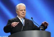 “Повна фальсифікація”: Кравчук розповів про ультиматуми Росії на засіданні ТКГ