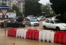 Понад 600 евакуйованих, зниклий безвісти і загиблий: що відбувається в затопленій Ялті