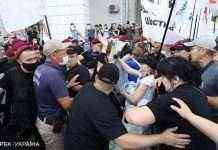 У Києві сталась штовханина між ФОПами-протестувальниками та поліцією