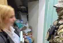 В Одеській області співробітниця поліції торгувала наркотиками, які крала з речдоків