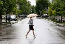 Сонячно, але подекуди з дощами: синоптики розповіли, якою буде погода сьгодні