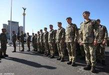 Зеленський нагородив 12 українських військових, частину з них посмертно