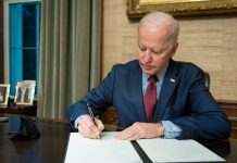 Байден просить Конгрес виділити на боротьбу з ВІЛ майже на 300 млн доларів більше