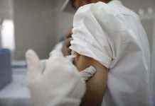 Вакцини Pfizer і Moderna викликають проблеми з серцем у чоловіків, – звіт CDC