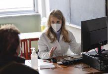 Стало відомо, коли Україна повністю перейде на електронні лікарняні