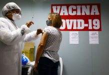 У Бразилії хочуть скасувати маски для вакцинованих людей