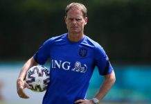 Головний тренер Нідерландів Де Бур пішов з посади після вильоту в 1/8 фіналу Євро