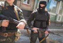 Поблизу Новотошківського бойовики випустили 50 мін, влучили в автомобіль СЦКК