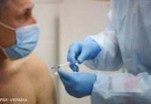 Вакцинація робочих колективів: за два дні зробили майже 6 тисяч щеплень
