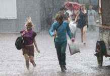 Дощі накриють частину України, але спека утримається: якою сьогодні буде погода