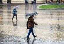 Київ та область накриють грози, місцями очікується град