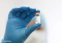 Кіпр пускатиме іноземців з щепленням вакциною CoronaVac