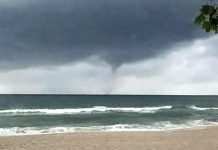 Стихія на Чорному морі в Туреччині налякала людей: торнадо пронісся в 300 метрах від пляжу