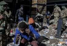 ПАР охопили масові заворушення після ув’язнення екс-президента: вже 72 загиблих